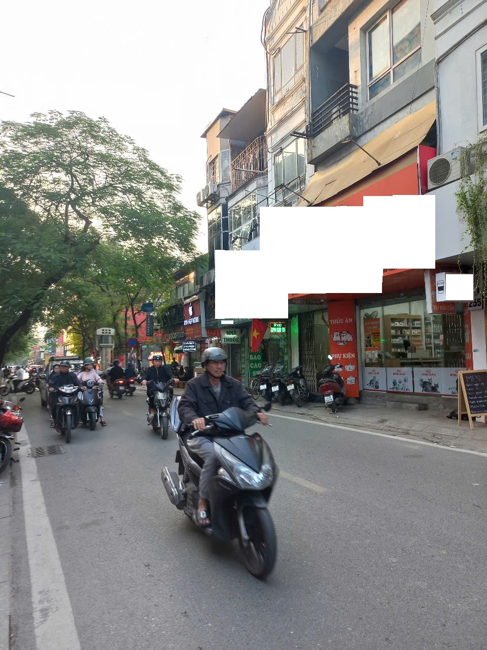 Bán nhà Mặt Phố Đội Cấn, Phố tấp nập, 20m2 , nhỉnh 10 tỷ